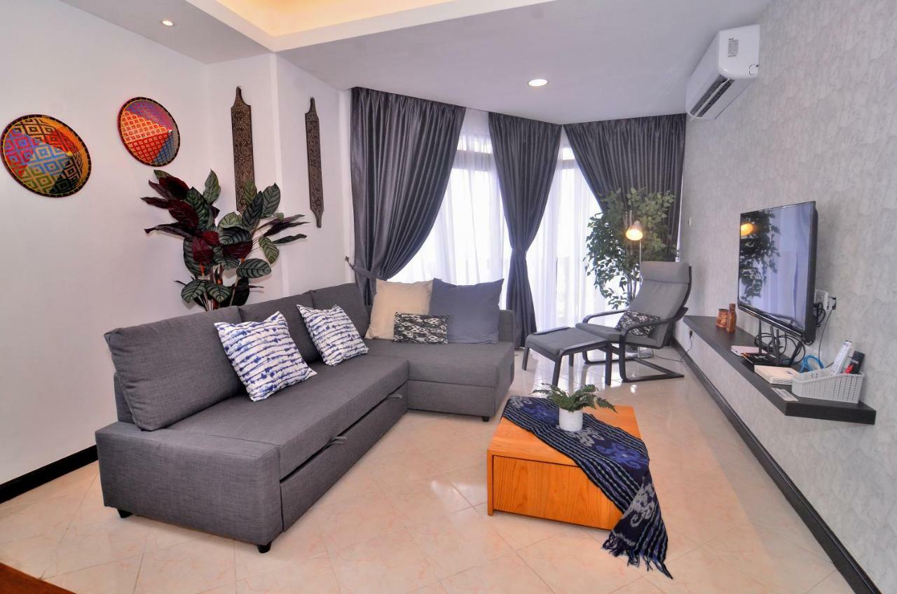 New Riverbank Suites - Waterfront Kuching City Eksteriør bilde