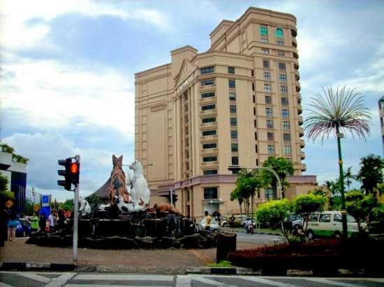 New Riverbank Suites - Waterfront Kuching City Eksteriør bilde